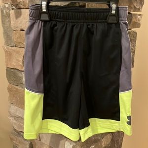 Boy’s Under Armour shorts 7